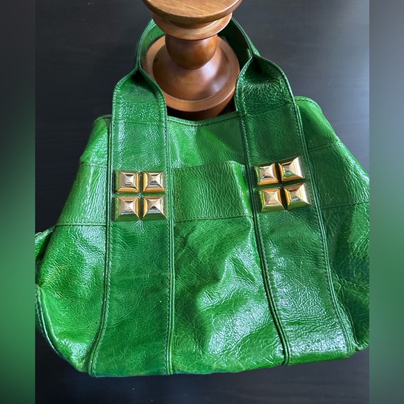 Gently Used Shih Green Patent Leather handbag. Super clean inside - Picture 2 of 8